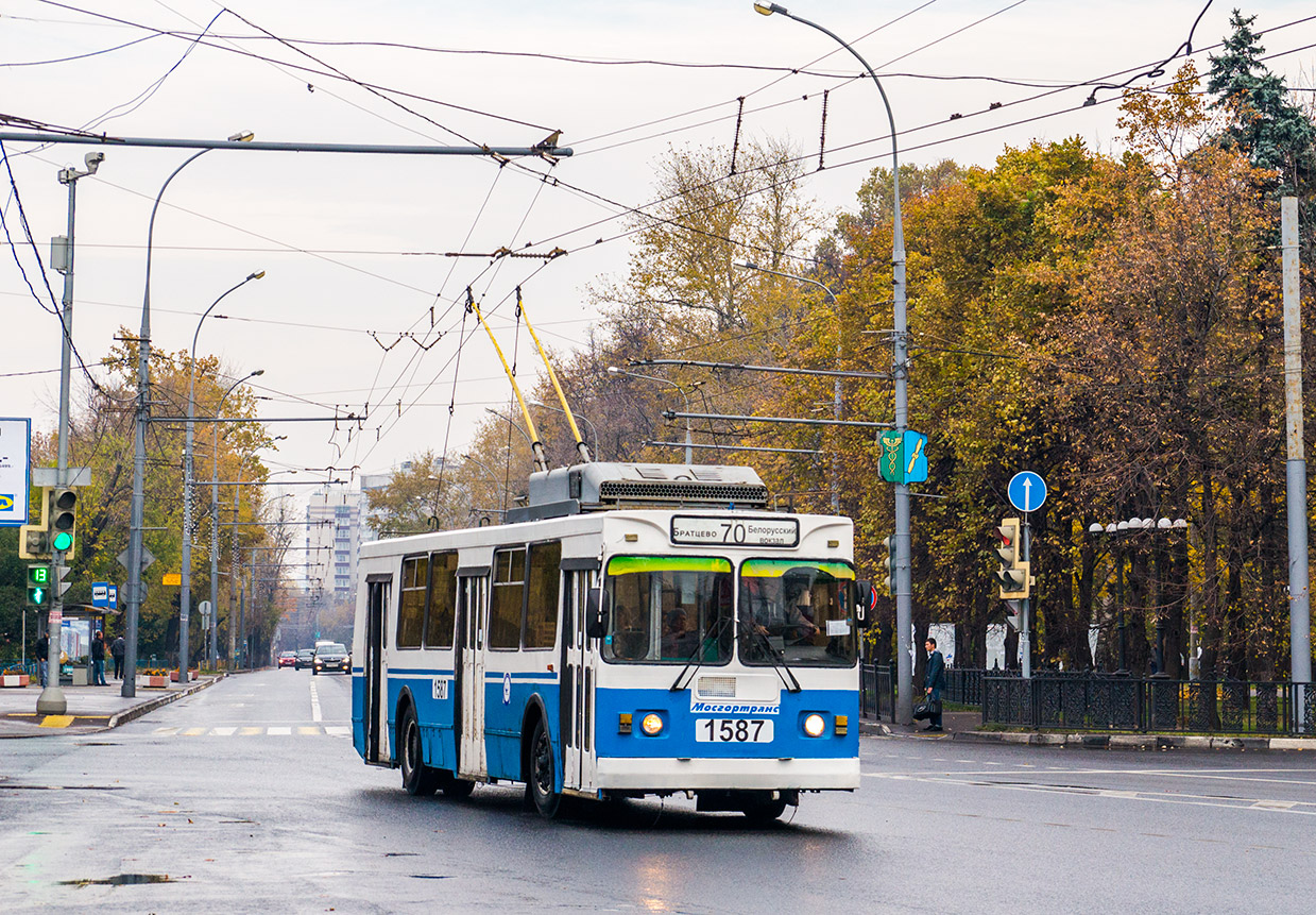 Москва, ЗиУ-682ГМ1 (с широкой передней дверью) № 1587 Москва, ЗиУ-682ГМ1 (с широкой передней дверью) № 1587