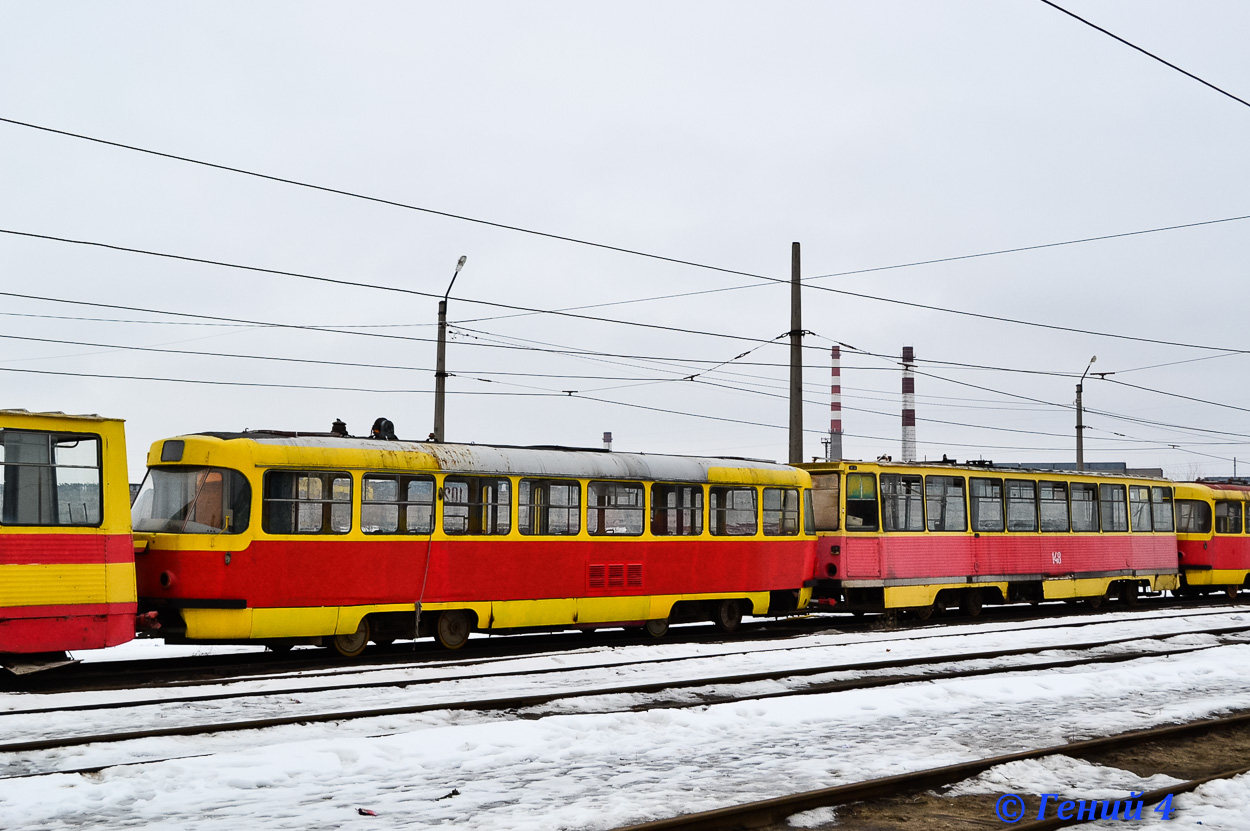 Volžskij, Tatra T3SU nr. 102; Volžskij, 71-605 (KTM-5M3) nr. 148; Volžskij — Tram Depot