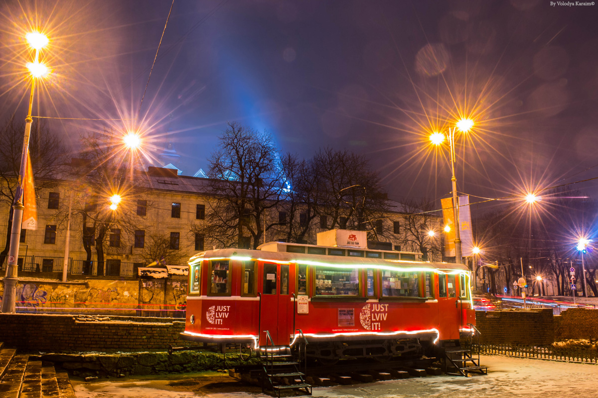Львов, Двухосный моторный Graz/Siemens & Halske № 27; Львов — Реплика трамвая Sanok