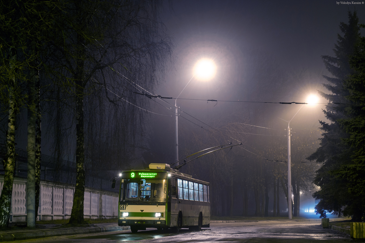 Львов, Škoda 14TrM № 597