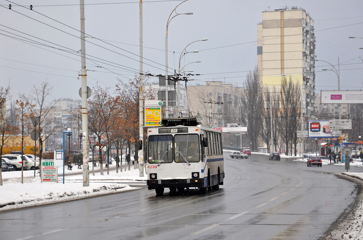 Киев, ЮМЗ Т2 № 4239 Киев, ЮМЗ Т2 № 4239