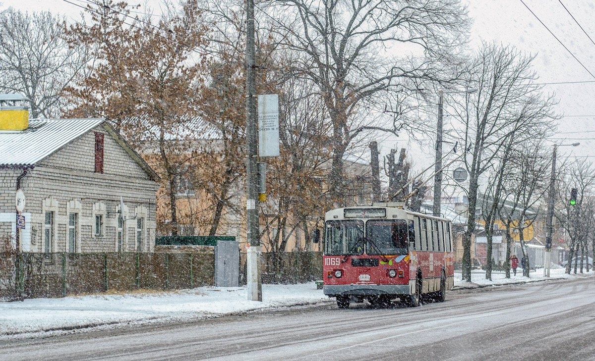 Житомир, ЗиУ-682Г-016 (018) № 1069