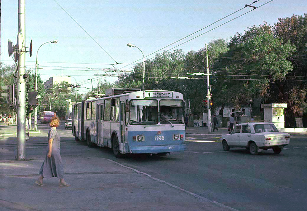 Саратов, ЗиУ-683В01 № 1198