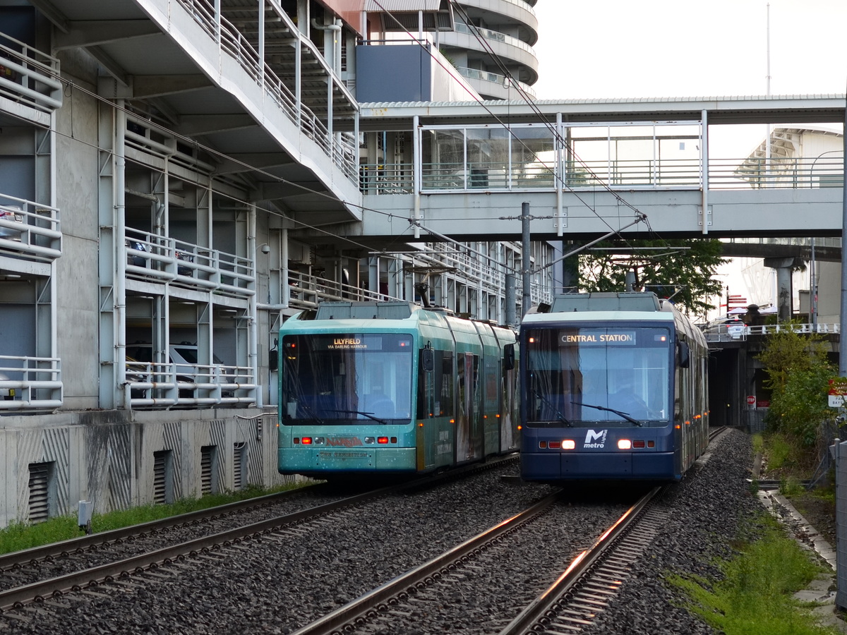 Сидней, Adtranz Variotram № 2103 (3); Сидней, Adtranz Variotram № 2101 (1)