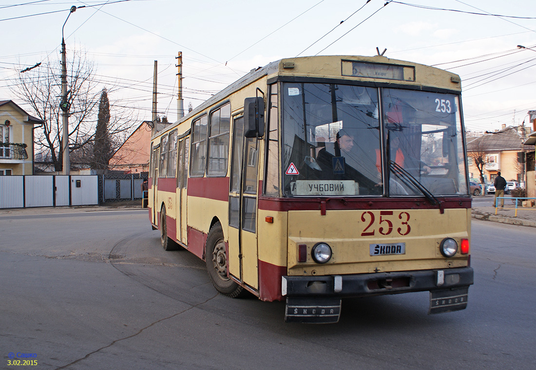 Чарнаўцы, Škoda 14Tr02 № 253
