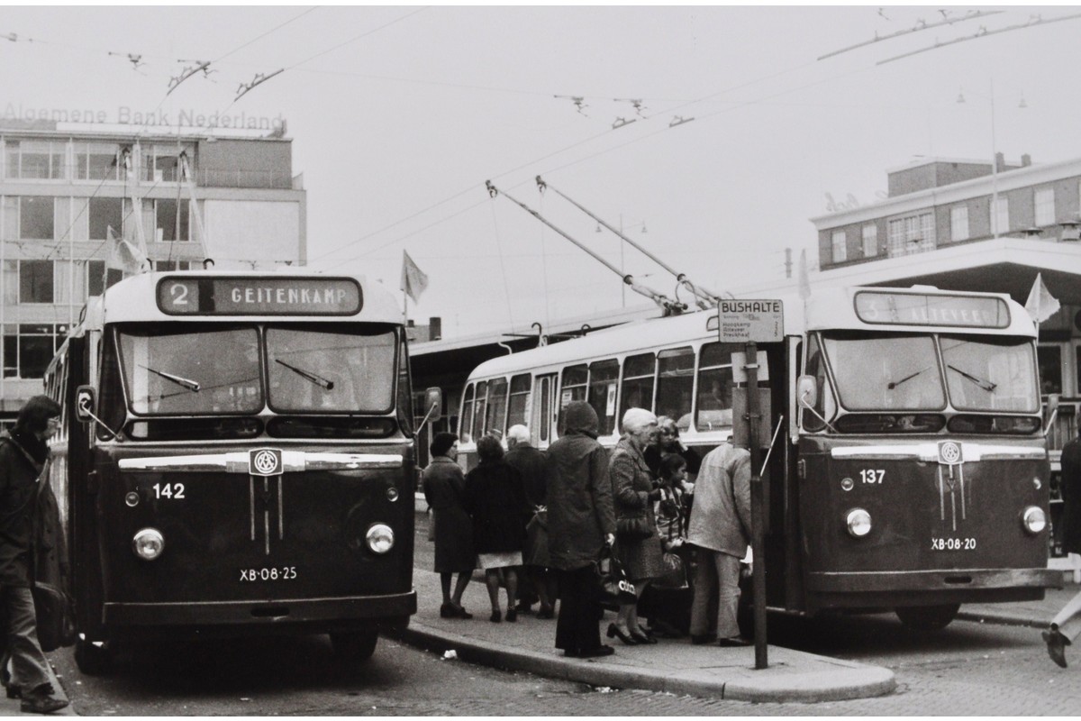 Арнем, BUT 9721T/EEC № 142; Арнем, BUT 9721T/EEC № 137