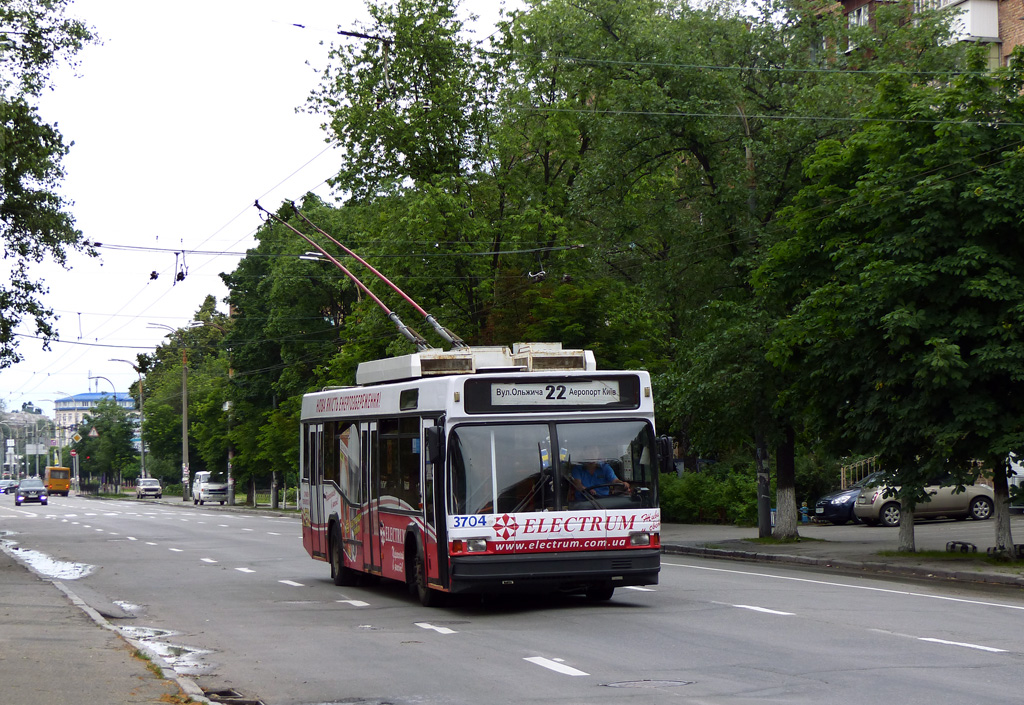 Kiev, MAZ-103T Nr. 3704