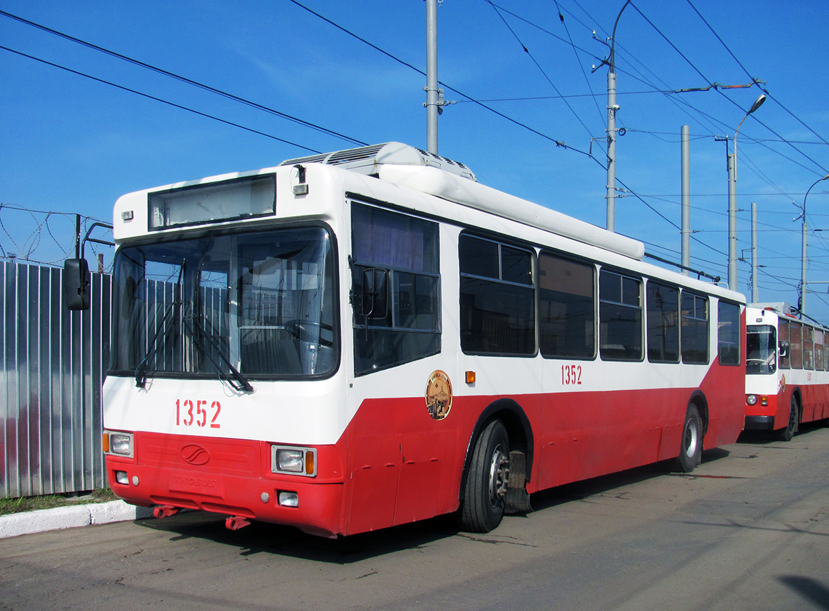 Ижевск, БТЗ-52761А № 1352