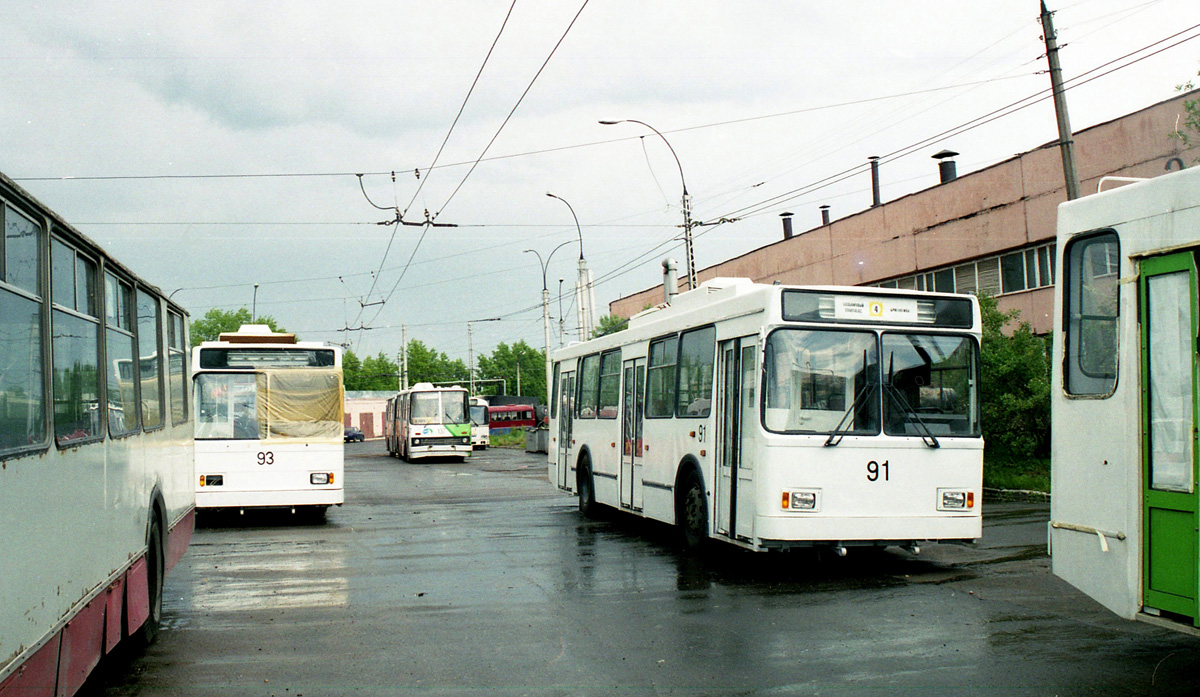 Vologda, VMZ-5298.00 (VMZ-375) — 93; Vologda, VMZ-5298.00 (VMZ-375) — 91 Vologda, VMZ-5298.00 (VMZ-375) — 93; Vologda, VMZ-5298.00 (VMZ-375) — 91