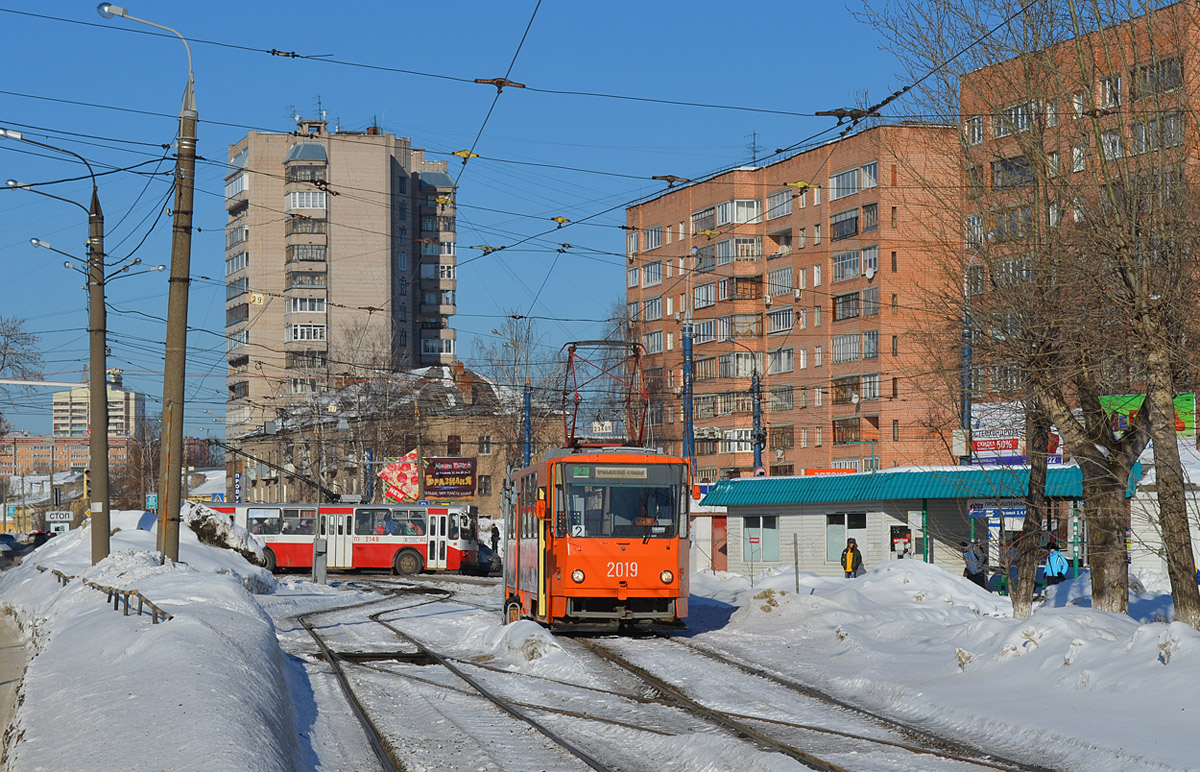 Iževska, Tatra T6B5SU № 2019