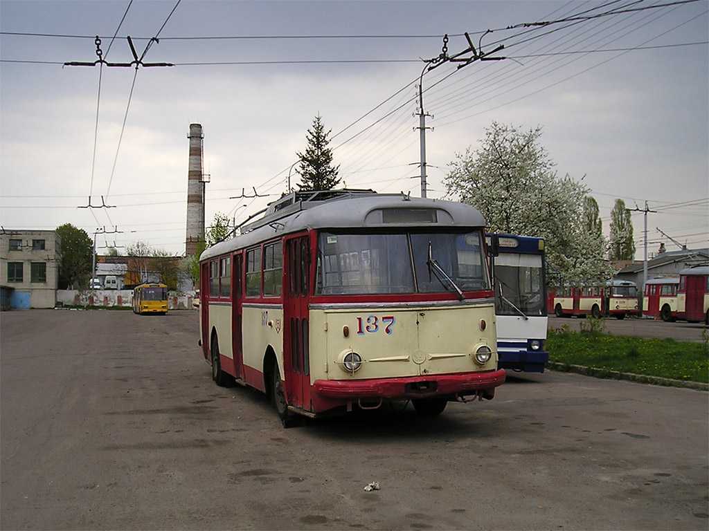 Ровно, Škoda 9TrHT28 № 137