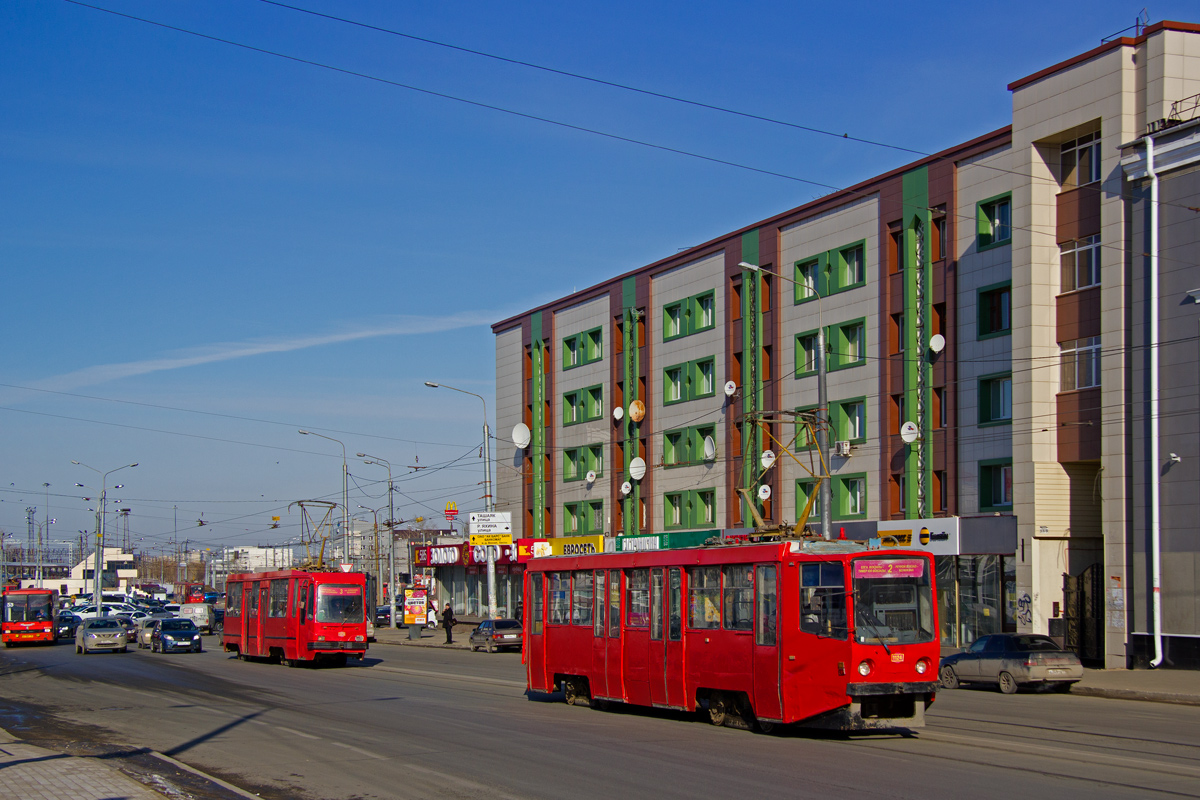 Kazaň, 71-608KM č. 1124; Kazaň, 71-134K (LM-99K) č. 1274