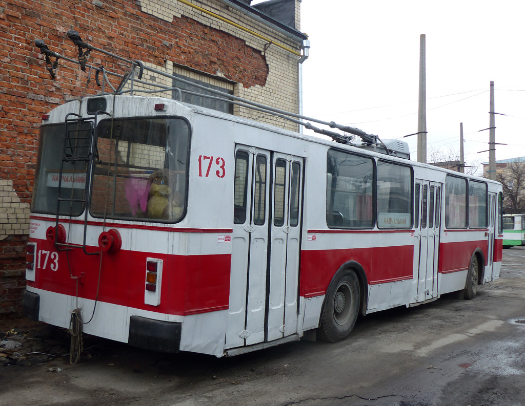 Хмельницкий, ЗиУ-682В № 173