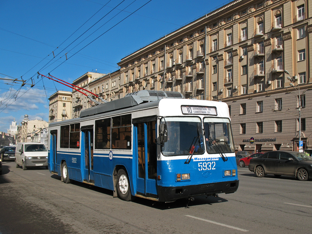 Москва, БТЗ-52761Р № 5932