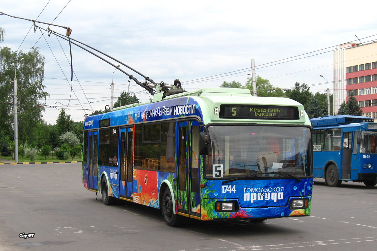 Гомель, БКМ 32102 № 1744