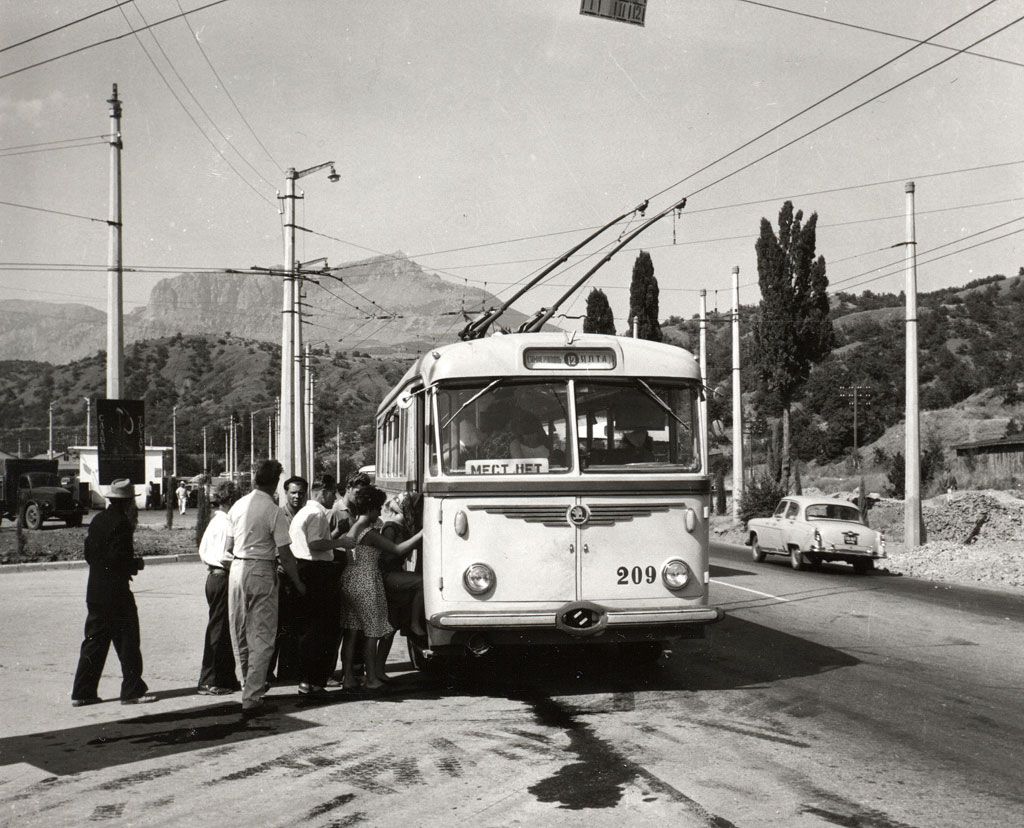 Крымский троллейбус, Škoda 8Tr № 209; Крымский троллейбус — Исторические фотографии (1959 — 2000)