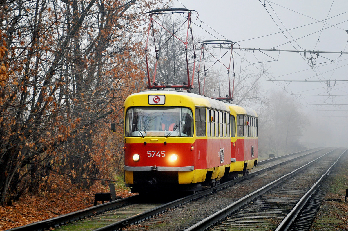 Volgograda, Tatra T3SU № 5745