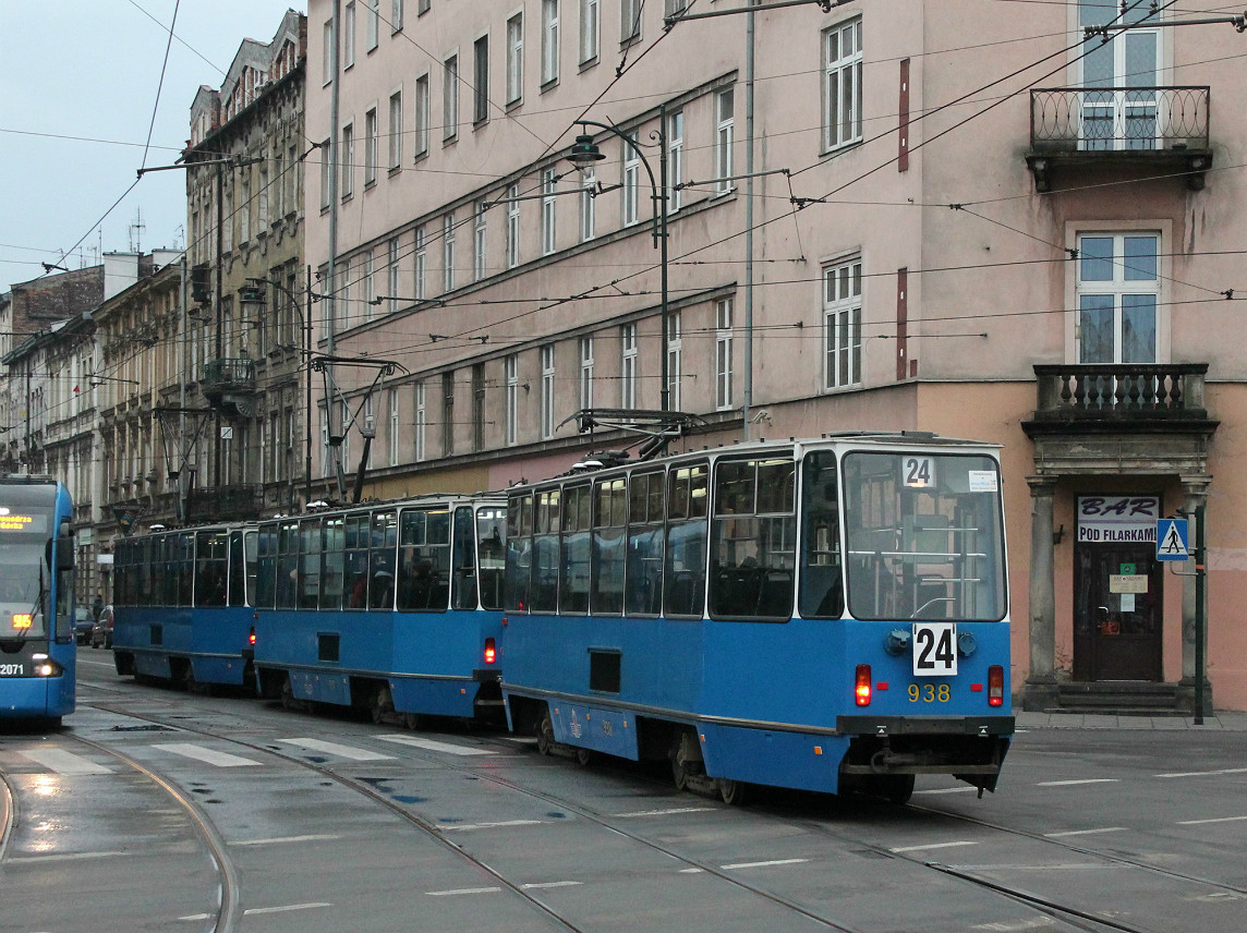Краков, Bombardier NGT8 № 2071; Краков, Konstal 105NaD № 938