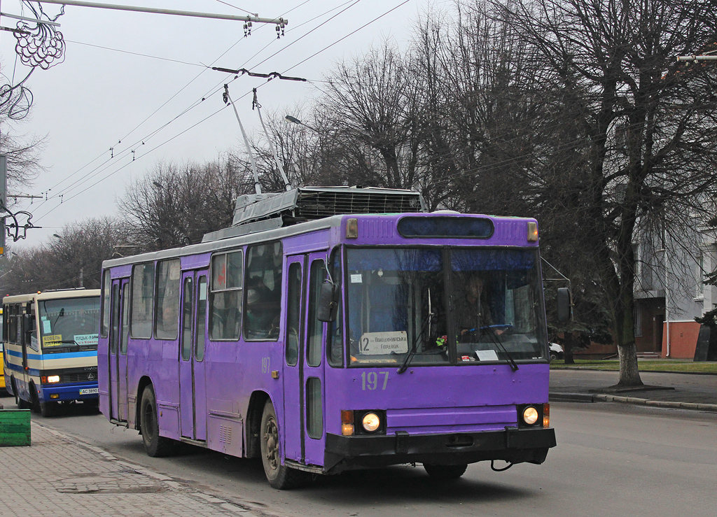 Луцк, ЮМЗ Т2 № 197