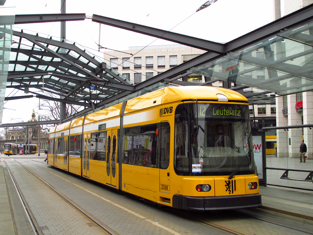 Дрезден, SachsenTram NGT 6 DD ZR № 2588