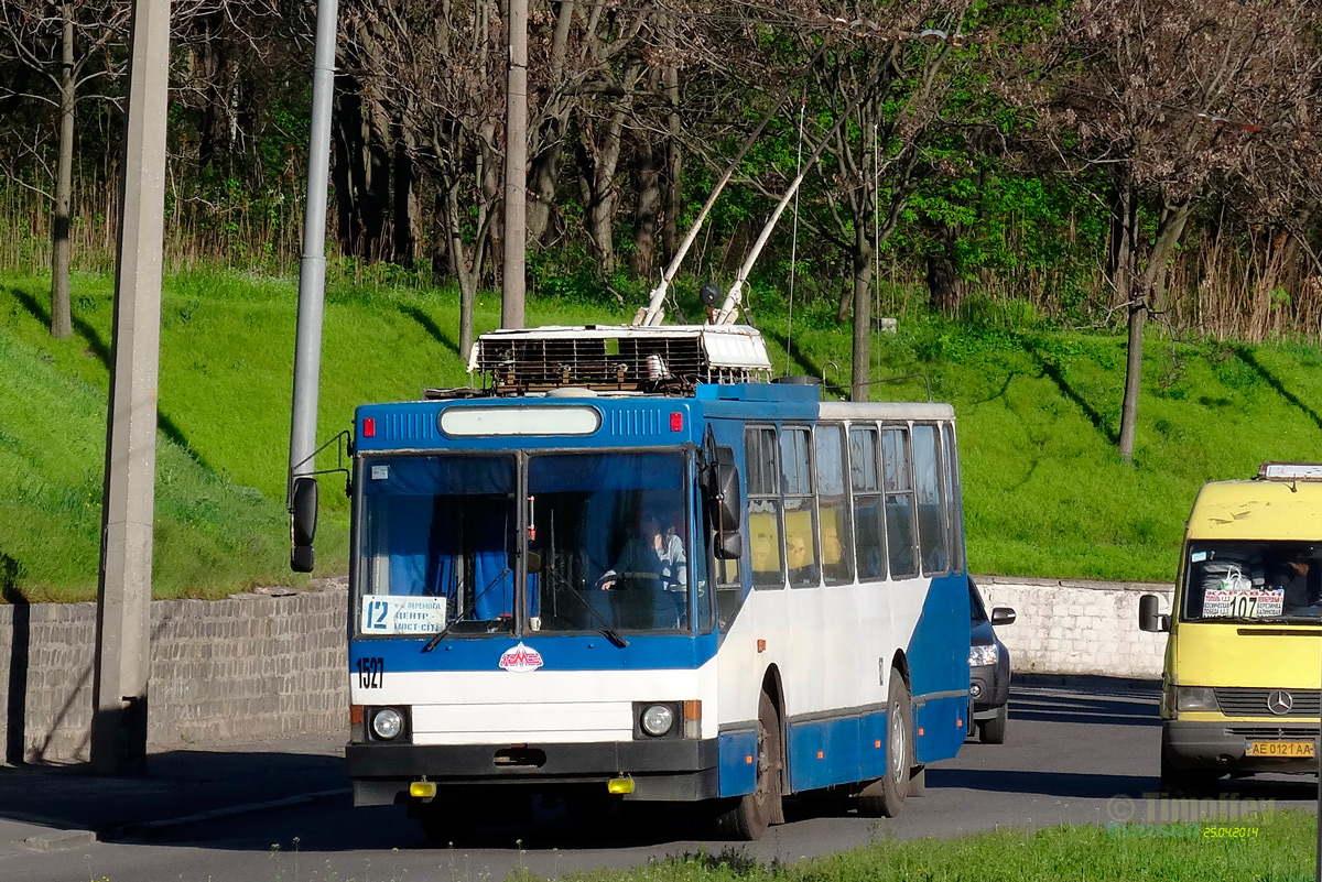 Днепр, ЮМЗ Т2 № 1527