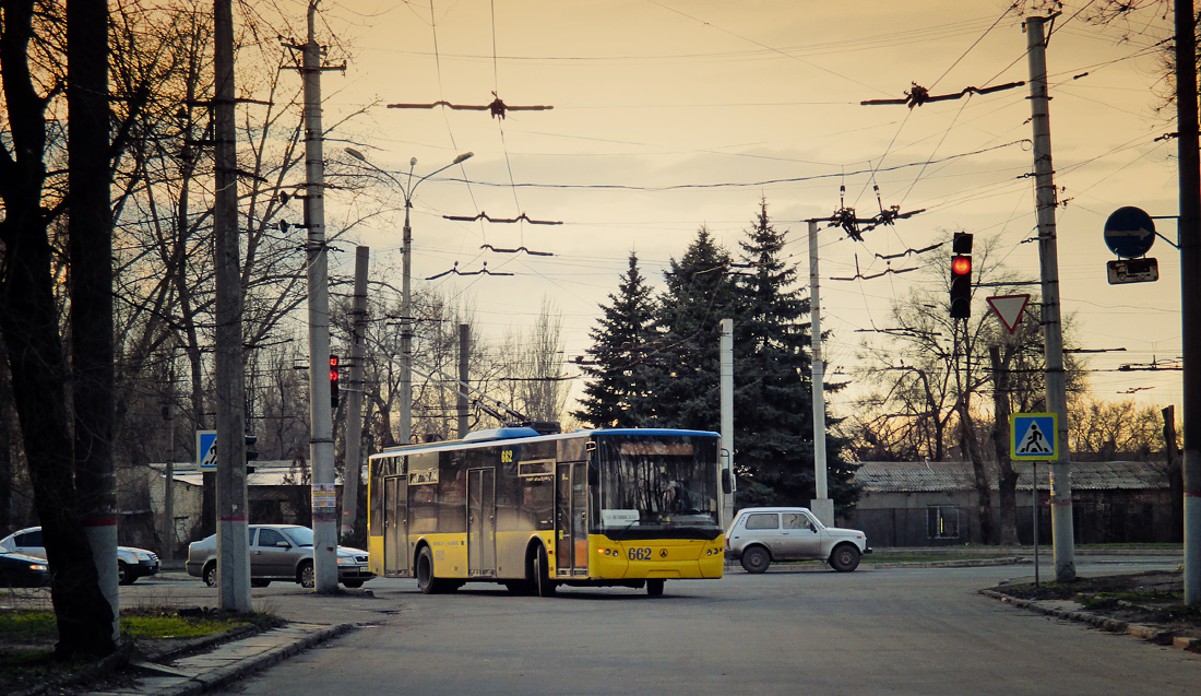 Krivijriha, LAZ E183D1 № 662