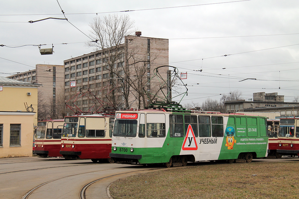 Санкт-Петербург, ЛМ-68М № 8700