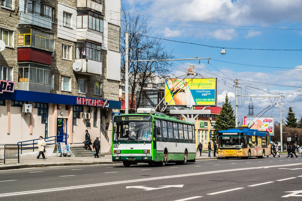 Львов, Škoda 14TrM № 597