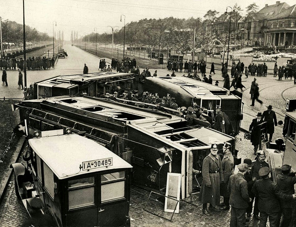 Берлин, B 25 № 563; Берлин, AEG U3l № 3104 Берлин, B 25 № 563; Берлин, AEG U3l № 3104