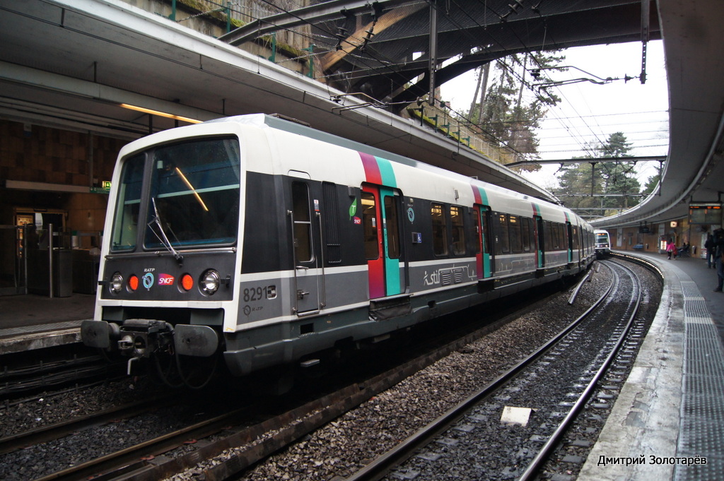 Paris - Versailles - Yvelines — Suburban trains RER — Line B