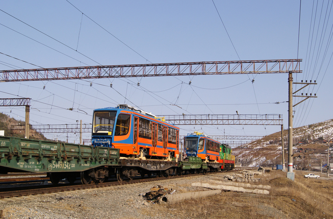 Chabarowsk, 71-623-02 Nr 125; Chabarowsk, 71-623-02 Nr 124; Ust-Kataw — New cars