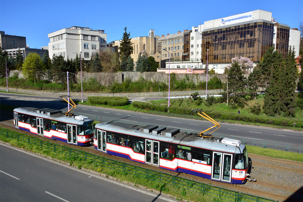 Оломоуц, Vario LFR.S № 242; Оломоуц, Vario LFR.S № 243