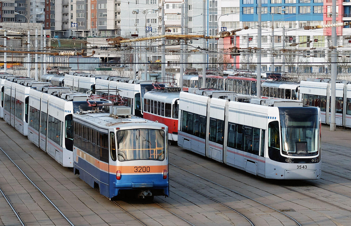 莫斯科, 71-405-08 # 3200; 莫斯科, 71-414 (Pesa Fokstrot) # 3543