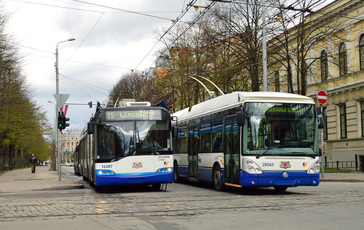 Рига, Solaris Trollino II 18 Ganz № 16207; Рига, Škoda 24Tr Irisbus Citelis № 28565