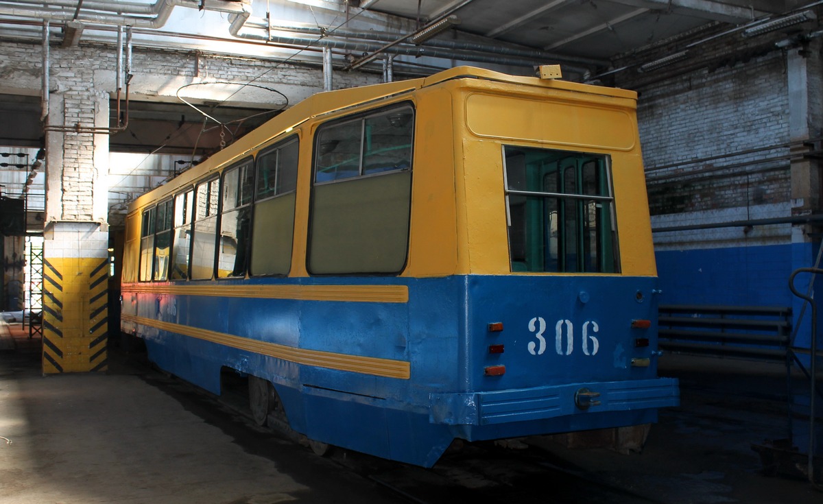Владивосток, 71-132 (ЛМ-93) № 306