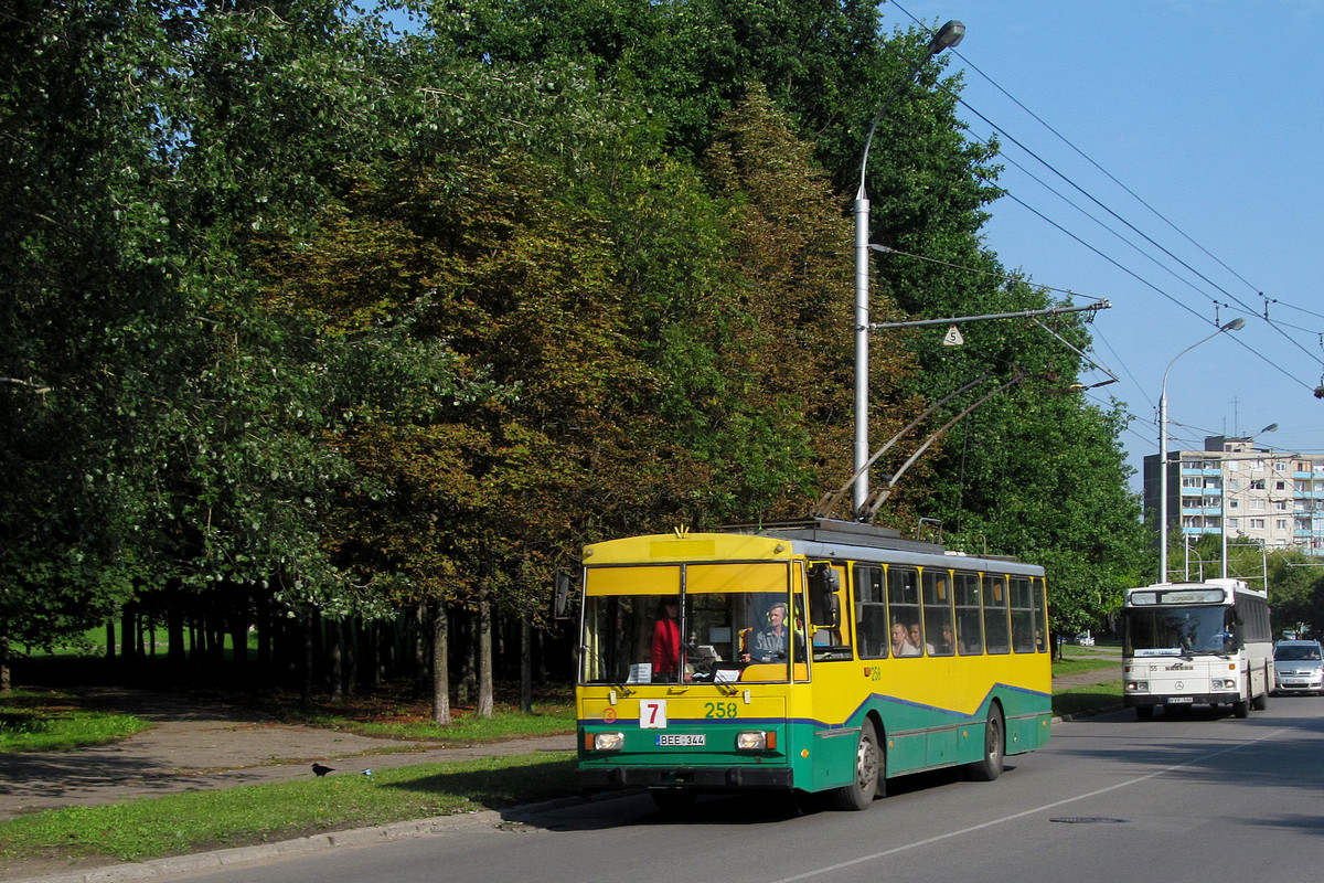 Каунас, Škoda 14Tr02 № 258