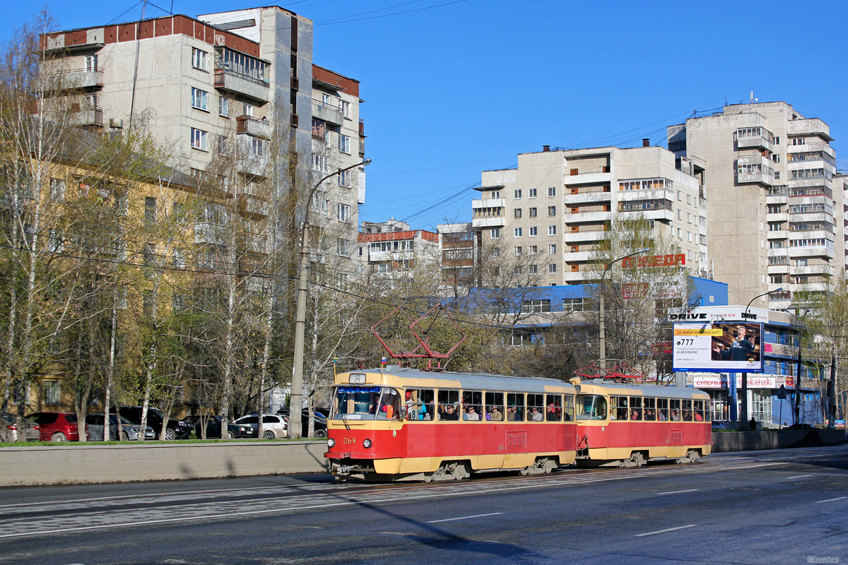 Jekaterinburg, Tatra T3SU (2-door) Nr. 069; Jekaterinburg, Tatra T3SU (2-door) Nr. 097