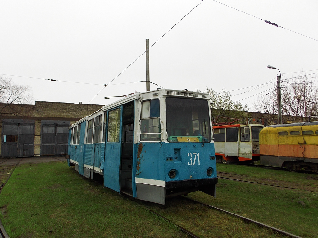 Хабаровск, 71-605 (КТМ-5М3) № 371