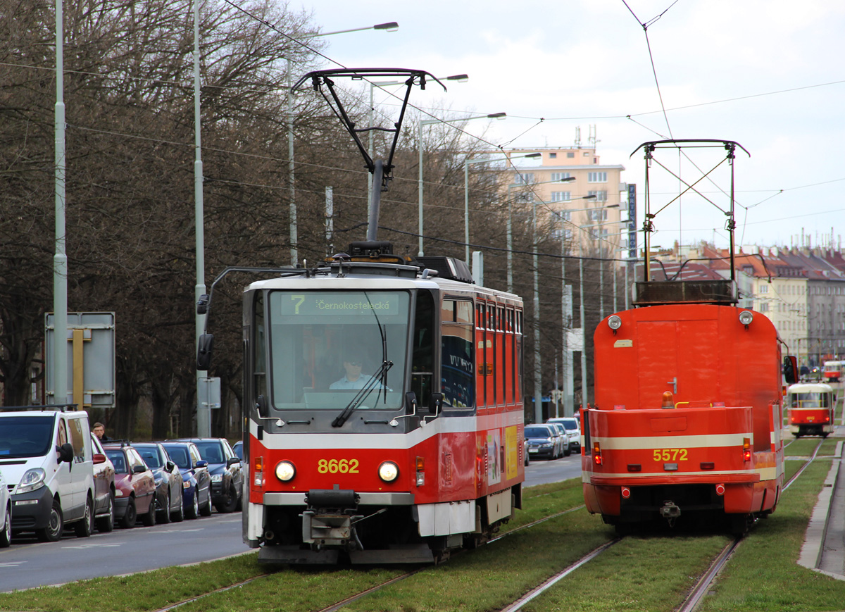 Прага, Tatra T6A5 № 8662; Прага, Tatra T3M № 5572