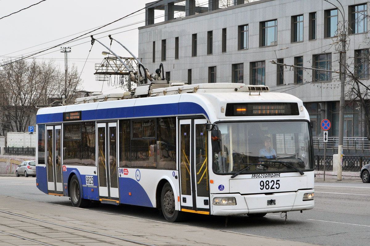 Moskva, BKM 321 Br. 9825