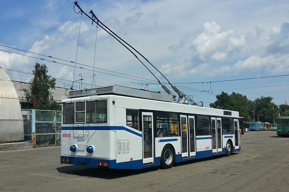Киев, ЮМЗ E186 № 4805