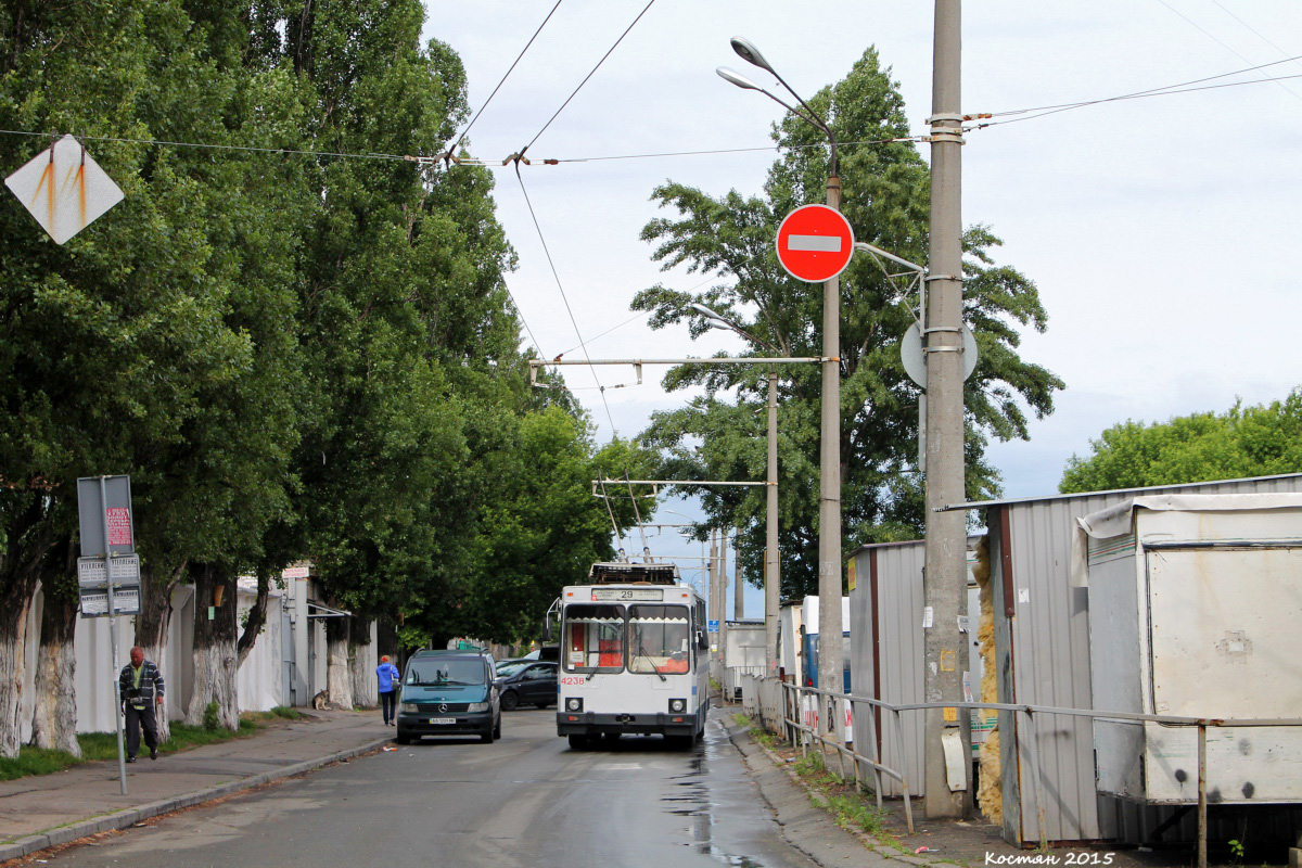 Киев, ЮМЗ Т2 № 4238
