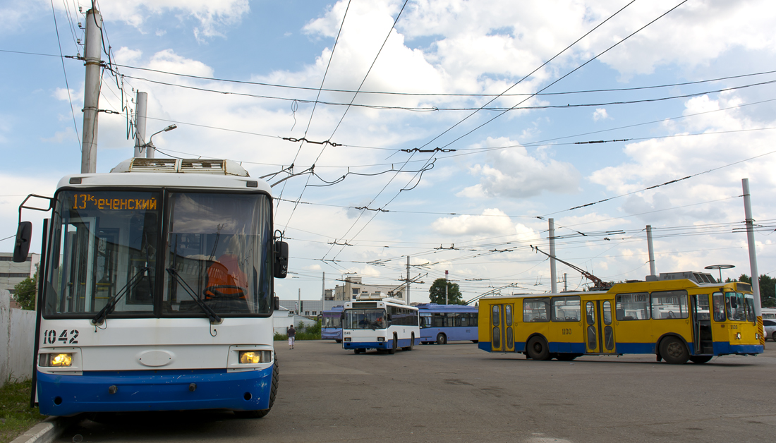 Уфа, БТЗ-52767А № 1042; Уфа, БТЗ-52761Т № 1046; Уфа, БТЗ-52011 № 1100