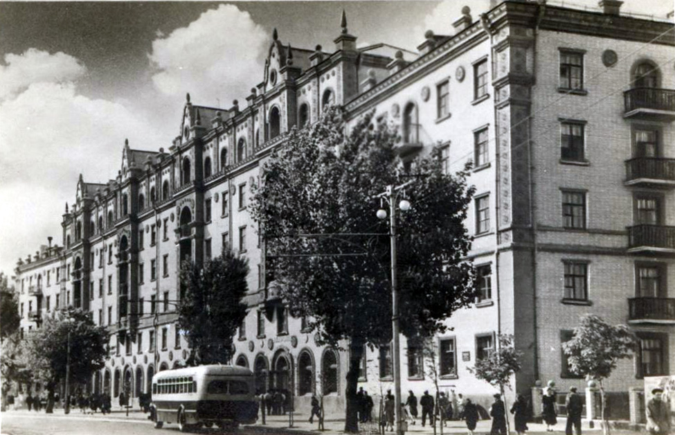 Dnjepar — Old photos: Trolleybus