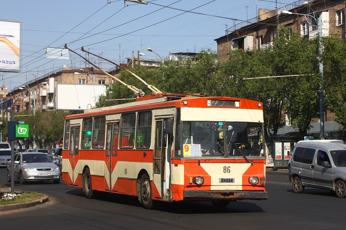 Ереван, Škoda 14Tr02/6 № 86