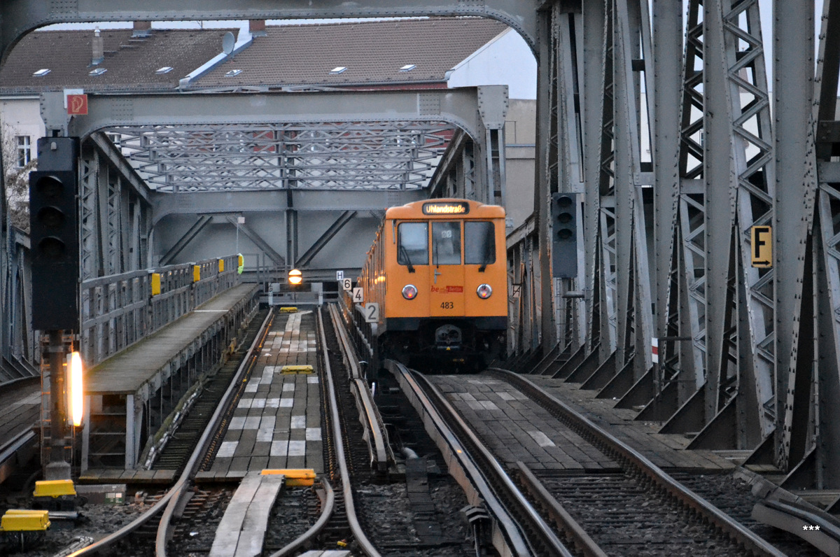 Берлин, BVG A3E № 483; Берлин — U-Bahn — линия U1; Берлин — U-Bahn — Линии и инфраструктура