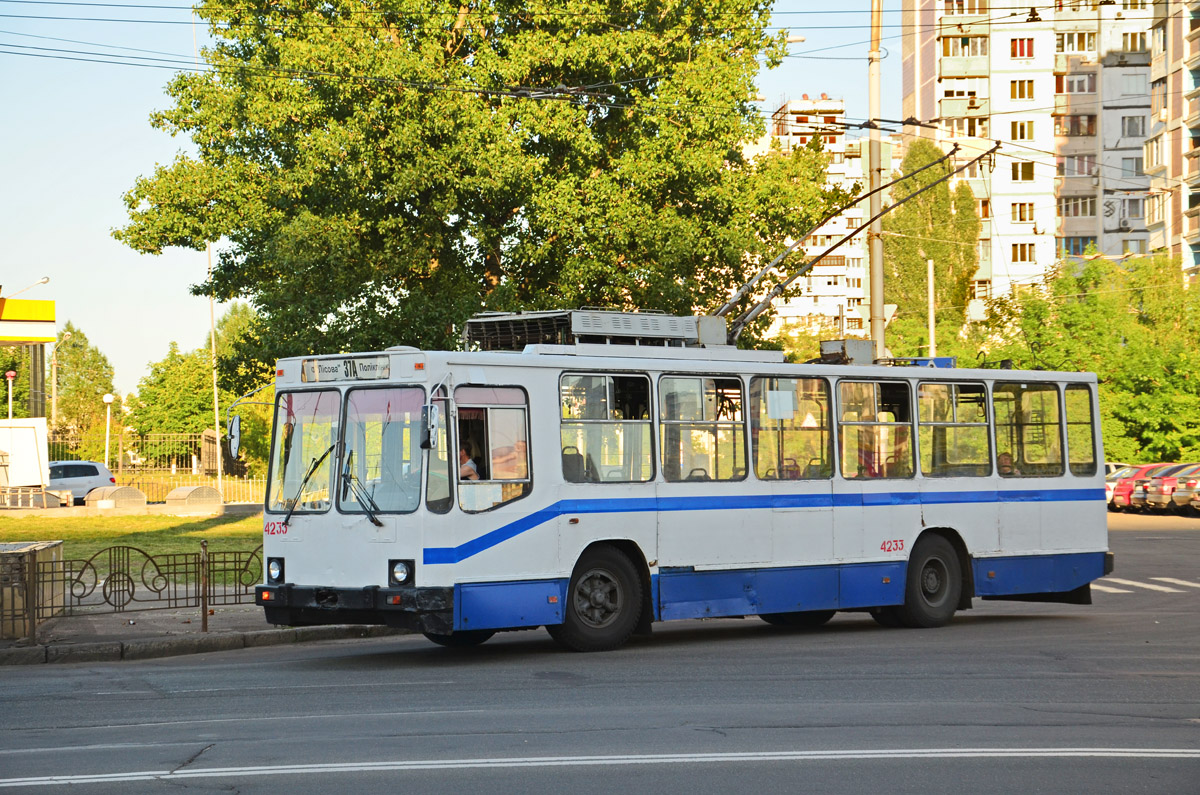 Kyjiw, YMZ T2 Nr. 4233