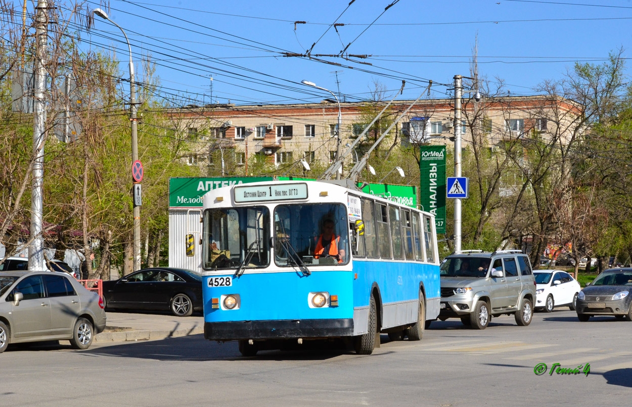 Волгоград, ЗиУ-682В-012 [В0А] № 4528