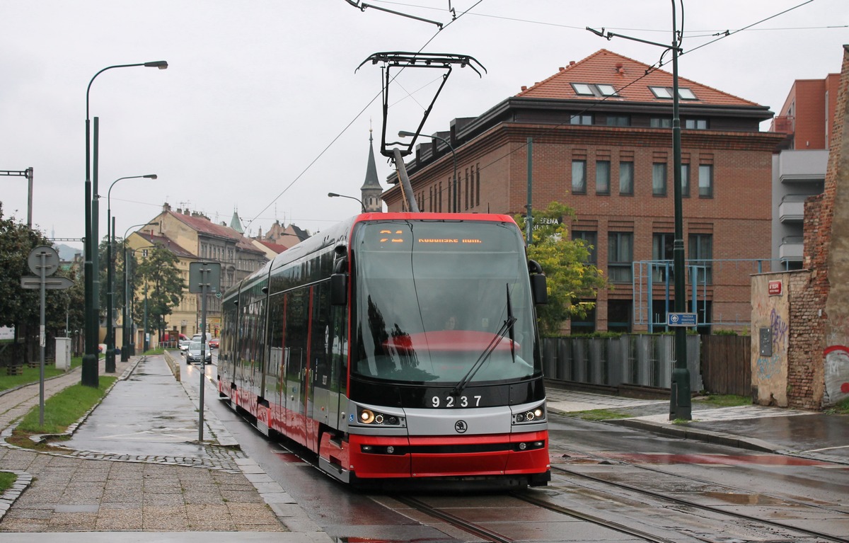 Прага, Škoda 15T3 ForCity Alfa Praha № 9237