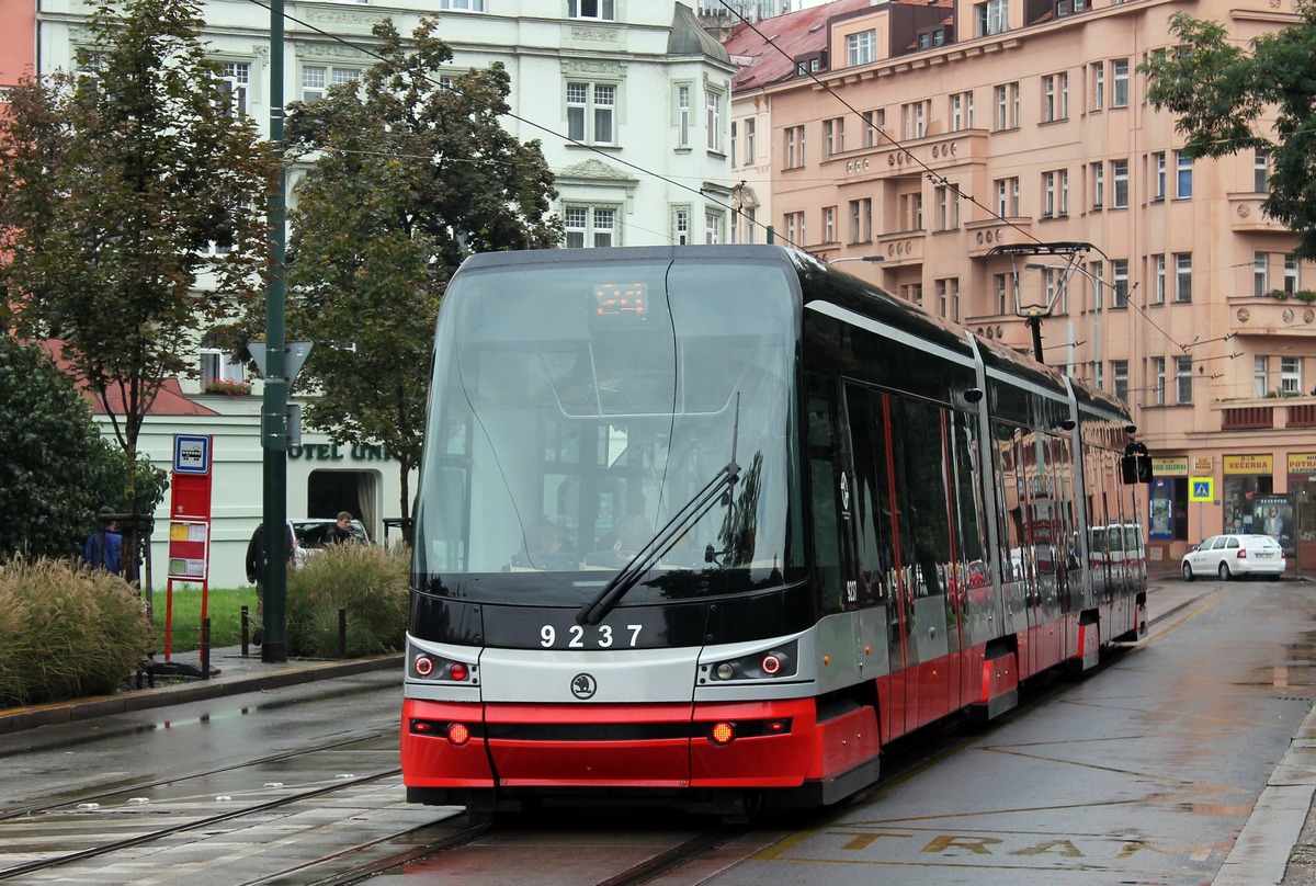 Прага, Škoda 15T3 ForCity Alfa Praha № 9237